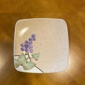 Mikasa set of 4 square salad plates. Chablis pattern.